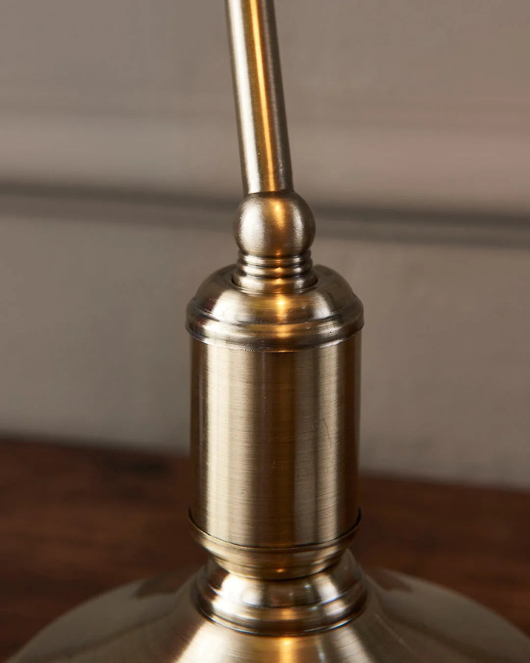 Classic Banker Lamp for office emerald glass