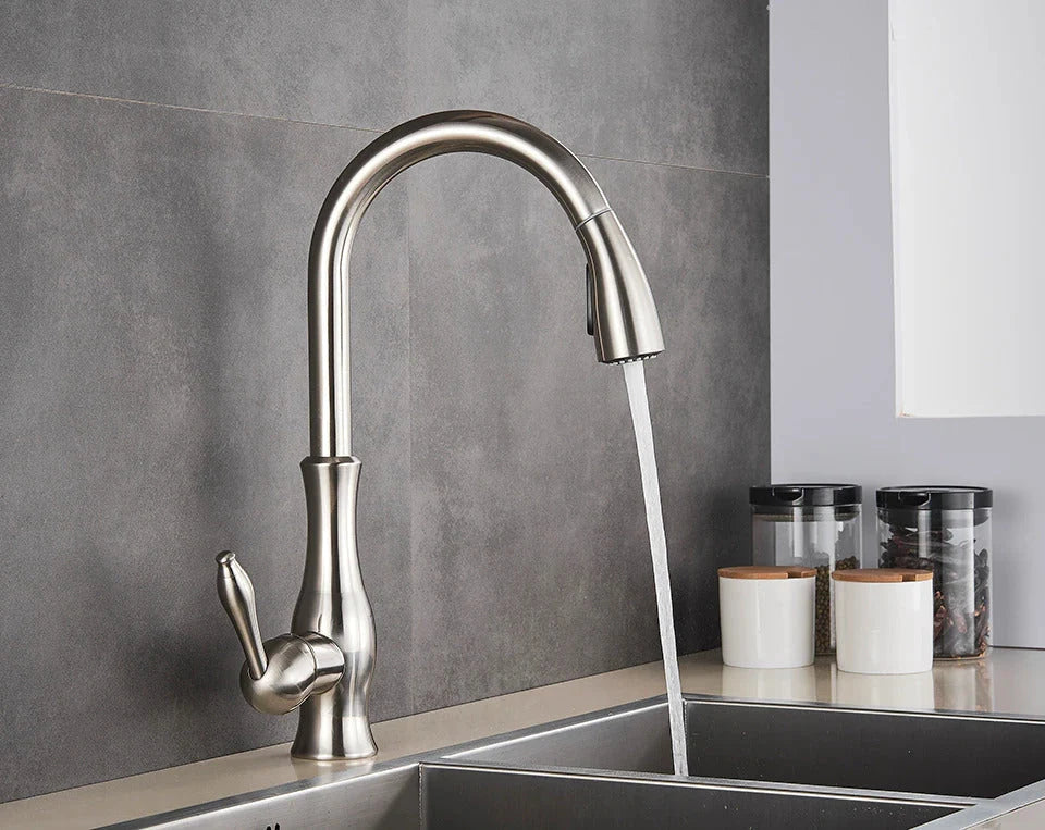 Retractable kitchen faucet in gold, black and silver