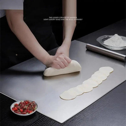 High-quality cutting board made of stainless steel with edge – ideal for homemade pizza, pastries, and more!